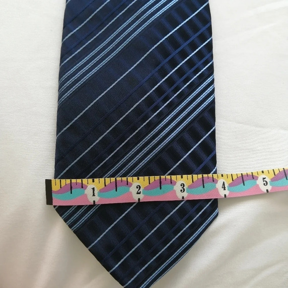 Dolce & Gabbana Silk Textured Navy and Blue Striped Tie Classic Luxury - Picture 14 of 15